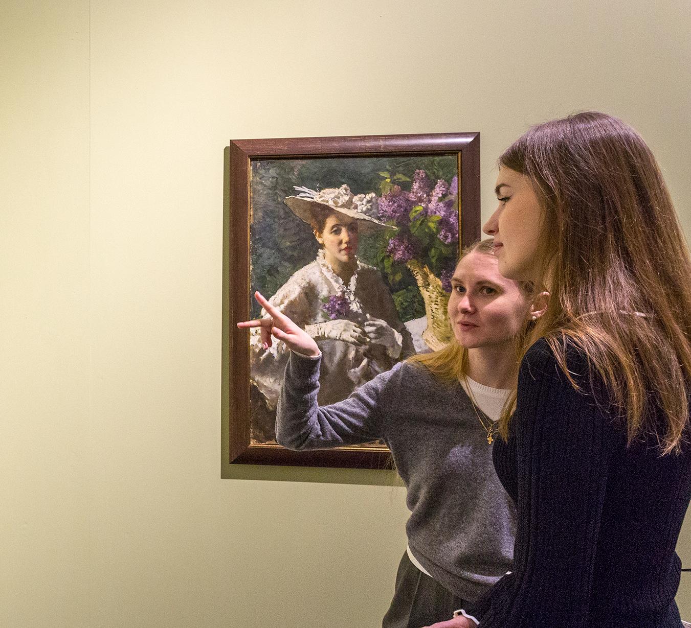 ART MEDIATION “KOMSOMOL GIRLS, SPORTSWOMEN, AND SIMPLY BEAUTIES” AT THE EXHIBITION “LIGHT AND AIR”