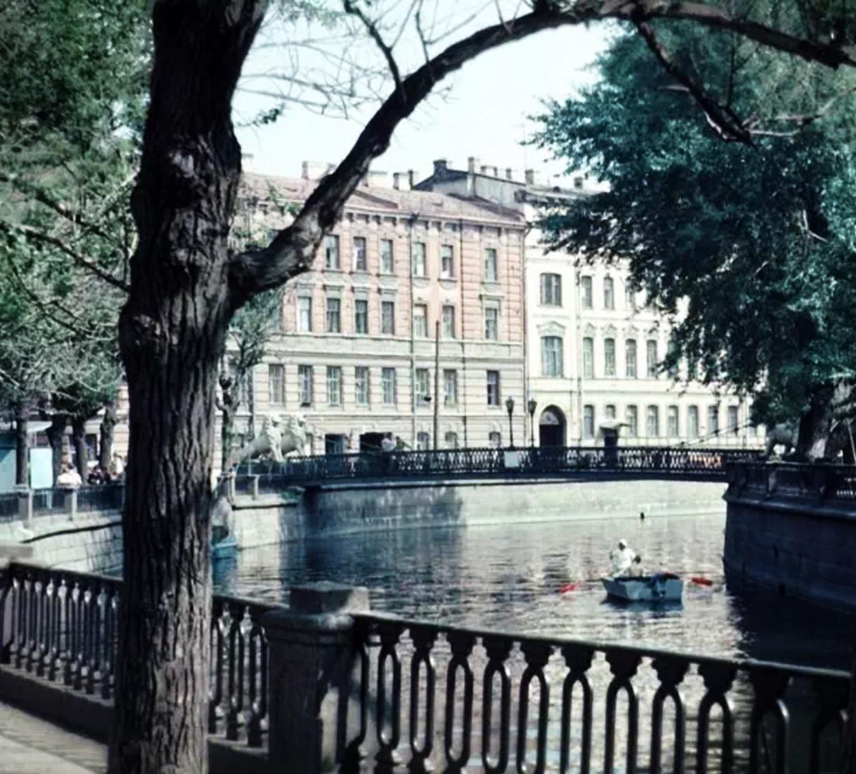 Guided Walking Tour “Around the Lion Bridge”