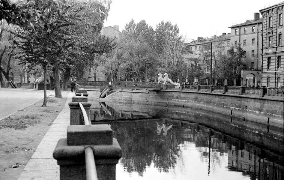 Guided Walking Tour “Around the Lion Bridge”