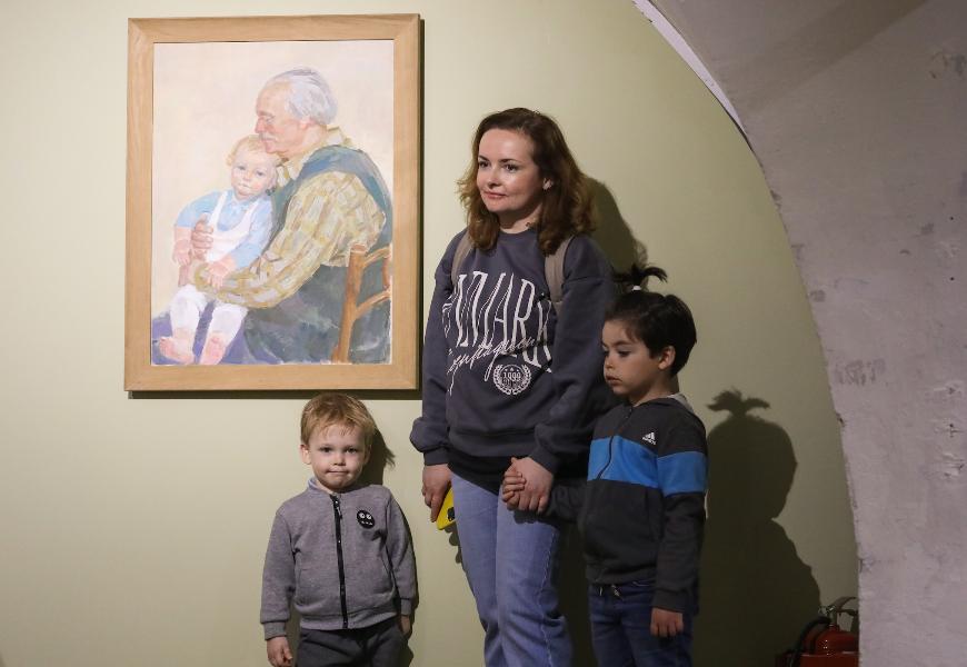 Special Tour “Point of View” | Exhibition “Fathers and Children” 
