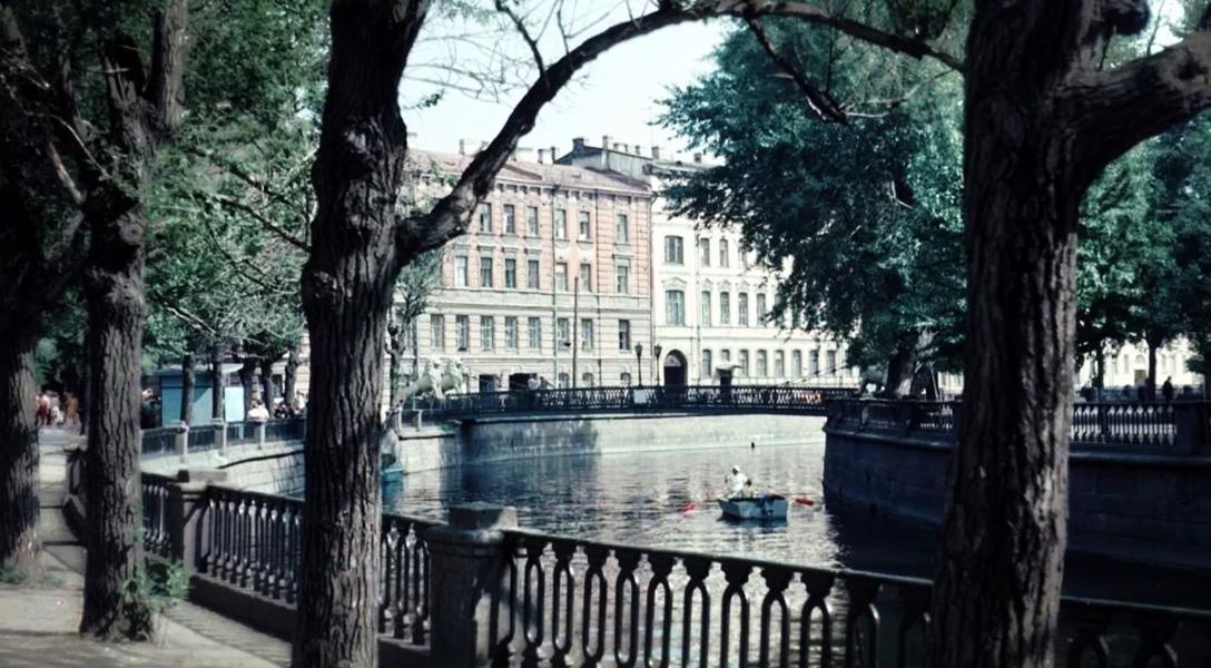 Guided Walking Tour “Around the Lion Bridge”