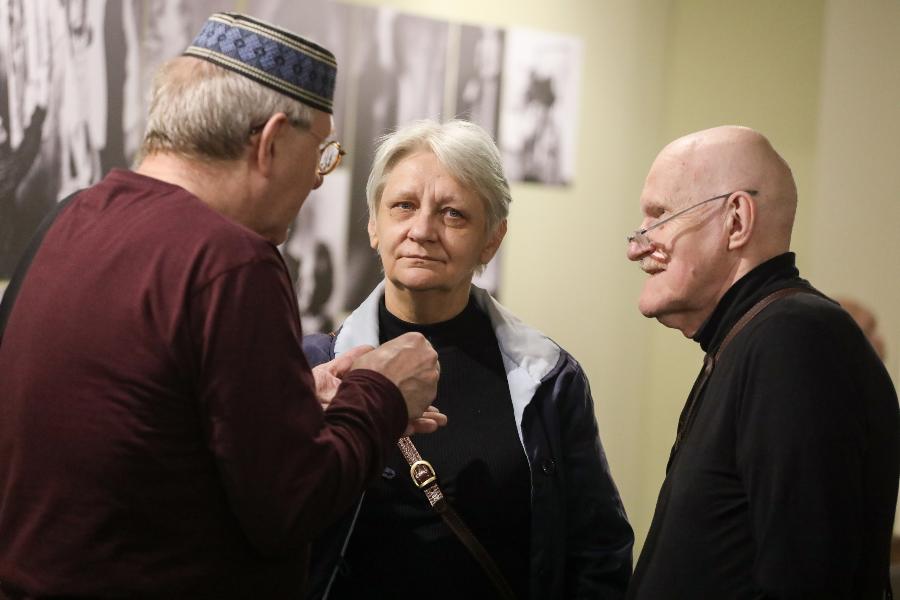 Guided Tour of the Current Exhibitions for Silver Age Visitors